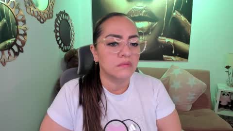 Mariana Lopez online show from March 31, 2026, 10:43 pm