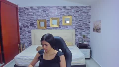 Snapshot of marianaxxx__ chatting on December 3, 2024, 7:11 pm Mariana online show from December 3, 2024, 7:11 pm