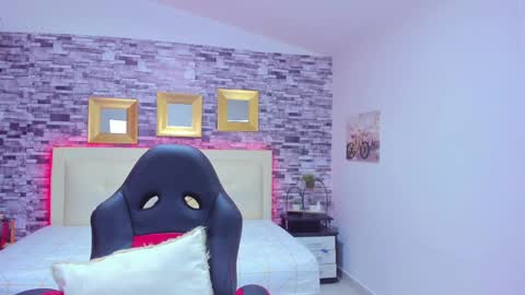 Snapshot of marianaxxx__ chatting on December 6, 2024, 4:17 pm Mariana online show from December 6, 2024, 4:17 pm