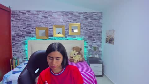 Snapshot of marianaxxx__ chatting on December 7, 2024, 9:11 pm Mariana online show from December 7, 2024, 9:11 pm