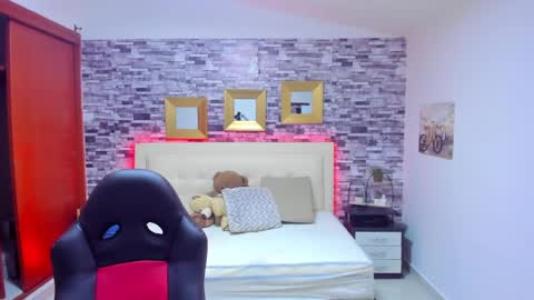 Snapshot of marianaxxx__ chatting on February 4, 2025, 12:08 am Mariana online show from February 4, 2025, 12:08 am