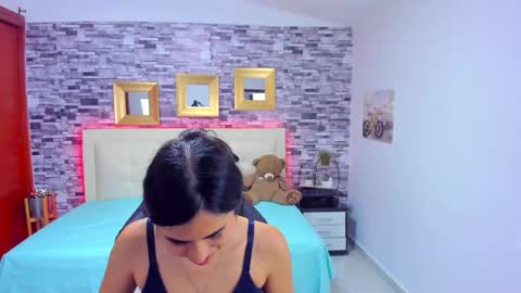 Snapshot of marianaxxx__ chatting on February 14, 2025, 1:23 am Mariana online show from February 14, 2025, 1:23 am