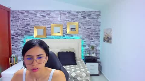 Snapshot of marianaxxx__ chatting on February 15, 2025, 8:11 pm Mariana online show from February 15, 2025, 8:11 pm