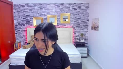 Snapshot of marianaxxx__ chatting on February 18, 2025, 7:09 pm Mariana online show from February 18, 2025, 7:09 pm