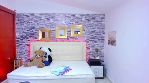 Snapshot of marianaxxx__ chatting on February 19, 2025, 8:10 pm Mariana online show from February 19, 2025, 8:10 pm