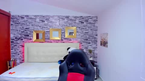 Snapshot of marianaxxx__ chatting on March 1, 2025, 12:39 am Mariana online show from March 1, 2025, 12:39 am