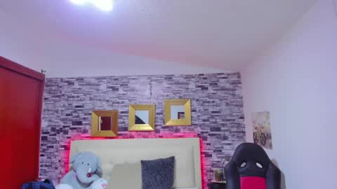 Snapshot of marianaxxx__ chatting on March 12, 2025, 12:10 am Mariana online show from March 12, 2025, 12:10 am