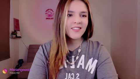 Snapshot of mariangeel_ chatting on October 16, 2025, 10:33 pm mariangeel_ online show from October 16, 2025, 10:33 pm