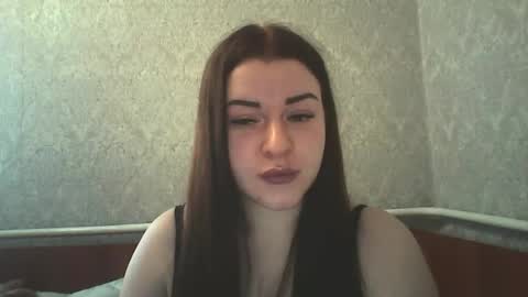 mariangloom online show from April 4, 2026, 7:28 am