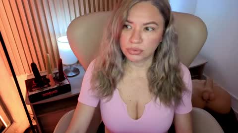 Snapshot of marianl0ve chatting on September 25, 2025, 10:52 am Marian Love online show from September 25, 2025, 10:52 am