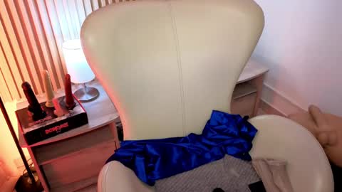 Snapshot of marianl0ve chatting on October 4, 2025, 10:46 am Marian Love online show from October 4, 2025, 10:46 am