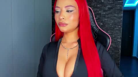 M A R I A N E online show from September 20, 2025, 4:57 am