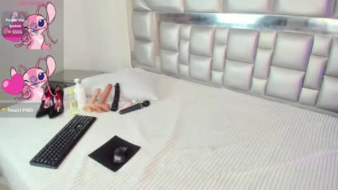 Snapshot of marianreynolds chatting on May 15, 2026, 2:07 am MARIAN online show from May 15, 2026, 2:07 am