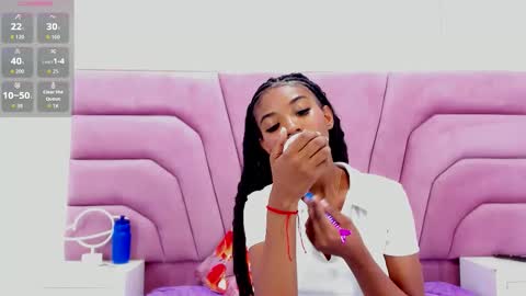 marianrosse online show from October 6, 2025, 8:06 pm