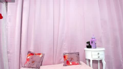 Snapshot of marianrosse chatting on May 5, 2026, 11:57 pm marianrosse online show from May 5, 2026, 11:57 pm