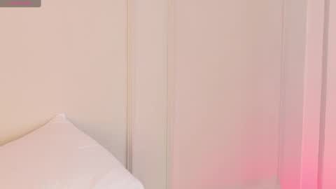 Maria Pettit online show from October 7, 2025, 10:56 am