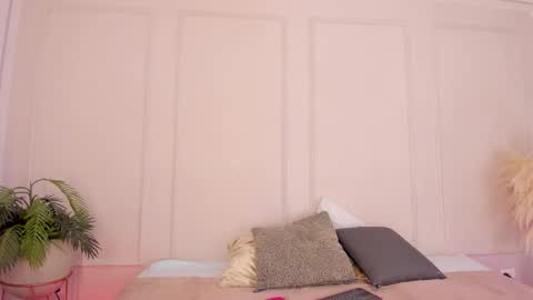 Snapshot of mariapettit chatting on March 14, 2026, 1:05 pm Maria Pettit online show from March 14, 2026, 1:05 pm