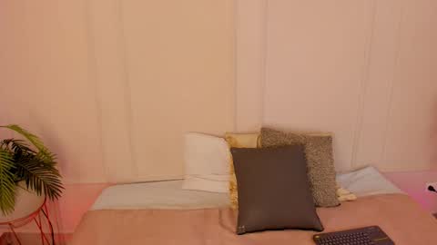 Snapshot of mariapettit chatting on March 15, 2026, 10:32 am Maria Pettit online show from March 15, 2026, 10:32 am