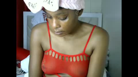 Snapshot of maribellah1 chatting on December 24, 2024, 11:11 pm Pauline online show from December 24, 2024, 11:11 pm