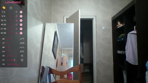 Elianor online show from April 19, 2026, 3:22 pm