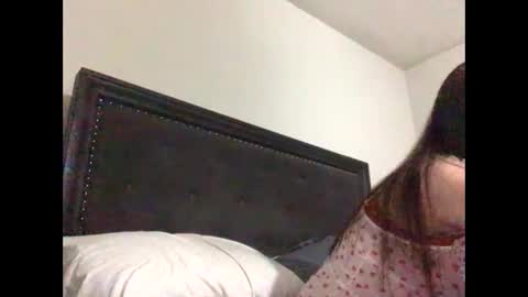 marie00090 online show from May 2, 2026, 6:29 am