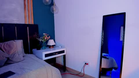marie_bass online show from June 4, 2026, 1:39 pm