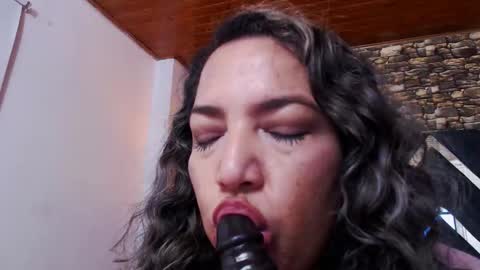 Snapshot of marie_hss chatting on October 12, 2025, 8:35 am marie_hss online show from October 12, 2025, 8:35 am