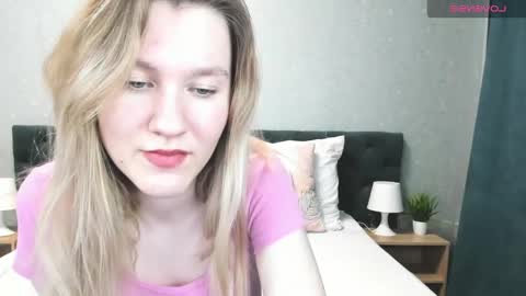 Snapshot of mariel_brown chatting on January 24, 2025, 8:02 am mariel_brown online show from January 24, 2025, 8:02 am