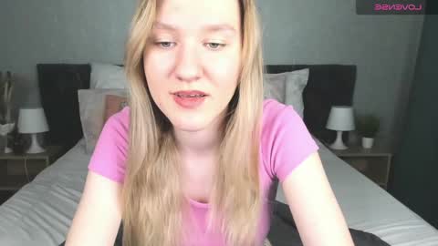 Snapshot of mariel_brown chatting on January 24, 2025, 11:04 am mariel_brown online show from January 24, 2025, 11:04 am