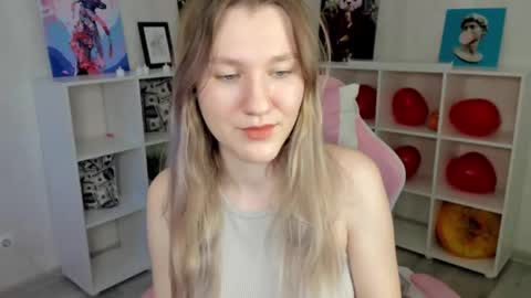 Snapshot of mariel_brown chatting on February 18, 2025, 11:22 am mariel_brown online show from February 18, 2025, 11:22 am