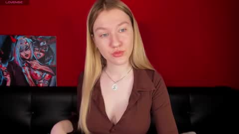 Snapshot of mariel_brown chatting on September 9, 2025, 8:47 am mariel_brown online show from September 9, 2025, 8:47 am