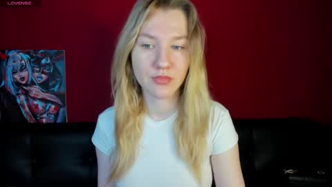 Snapshot of mariel_brown chatting on September 12, 2025, 7:52 am mariel_brown online show from September 12, 2025, 7:52 am