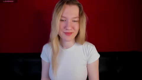 Snapshot of mariel_brown chatting on September 20, 2025, 8:15 am mariel_brown online show from September 20, 2025, 8:15 am