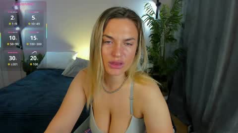 Snapshot of mariel_lie chatting on May 27, 2026, 1:46 am Mariel online show from May 27, 2026, 1:46 am