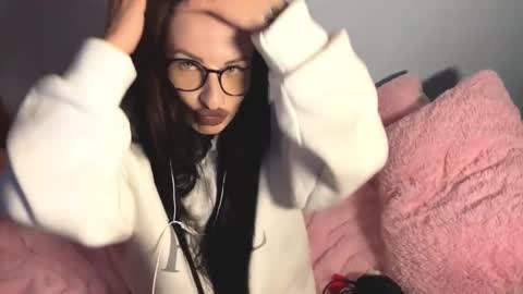 Snapshot of marielrushanan chatting on November 2, 2025, 3:58 pm Hanna online show from November 2, 2025, 3:58 pm