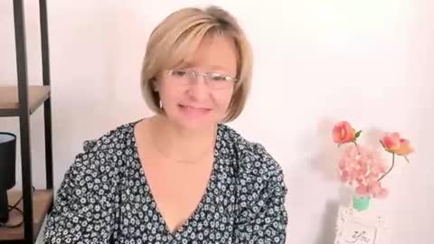 Snapshot of mariemature chatting on June 17, 2026, 5:43 am MarieMature online show from June 17, 2026, 5:43 am