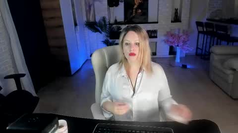 Snapshot of mariemlui chatting on October 17, 2025, 9:23 am mariemlui online show from October 17, 2025, 9:23 am