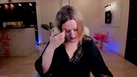 mariemlui online show from December 4, 2025, 11:19 am