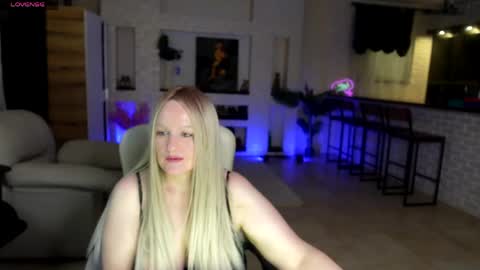 mariemlui online show from June 7, 2026, 1:26 pm