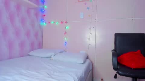 Snapshot of mariemyller chatting on December 21, 2024, 12:53 am Marie online show from December 21, 2024, 12:53 am