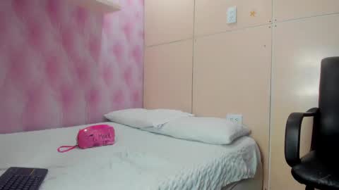 Snapshot of mariemyller chatting on January 16, 2025, 11:59 pm Marie online show from January 16, 2025, 11:59 pm