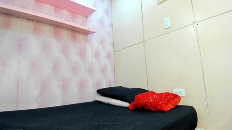 Snapshot of mariemyller chatting on September 29, 2025, 12:32 pm Marie online show from September 29, 2025, 12:32 pm