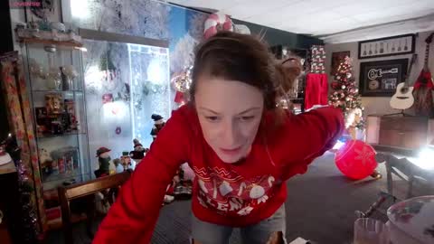 Snapshot of mariewaters chatting on December 14, 2024, 5:51 am Marie Ann Waters online show from December 14, 2024, 5:51 am