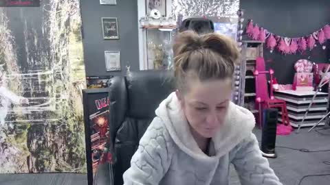 Snapshot of mariewaters chatting on January 8, 2025, 2:14 pm Marie Ann Waters online show from January 8, 2025, 2:14 pm