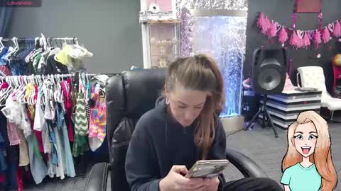 Snapshot of mariewaters chatting on January 29, 2025, 4:30 pm Marie Ann Waters online show from January 29, 2025, 4:30 pm