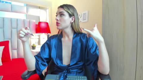mariiahneedles online show from January 8, 2025, 12:38 am