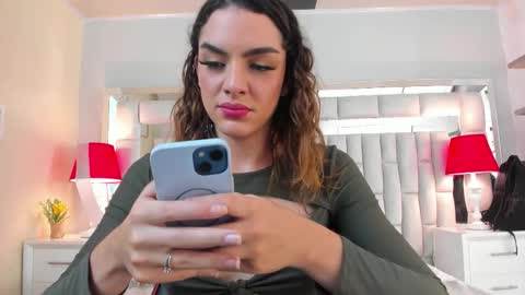 Snapshot of mariiahneedles chatting on October 28, 2025, 10:34 pm mariiahneedles online show from October 28, 2025, 10:34 pm