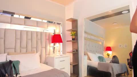 Snapshot of mariiahneedles chatting on November 18, 2025, 11:48 pm mariiahneedles online show from November 18, 2025, 11:48 pm