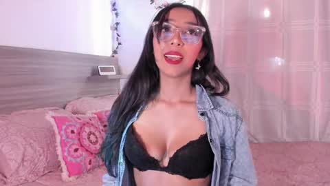 Snapshot of marijaneh chatting on December 3, 2025, 1:53 pm Luna Dulk online show from December 3, 2025, 1:53 pm