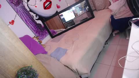 Marillyn  online show from January 28, 2025, 3:25 am